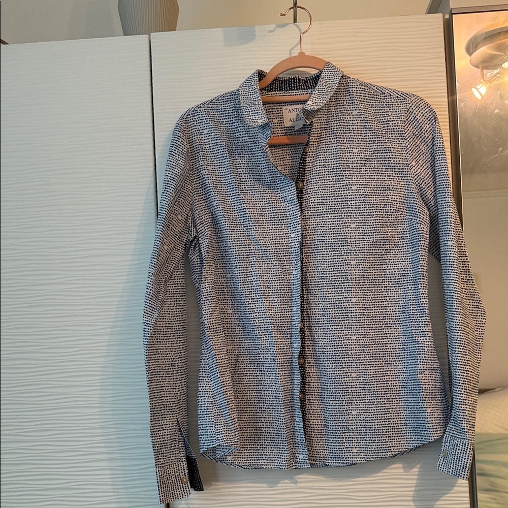 Antoni & Alison Label Heart Button Down Shirt sz Small 100 % Cotton